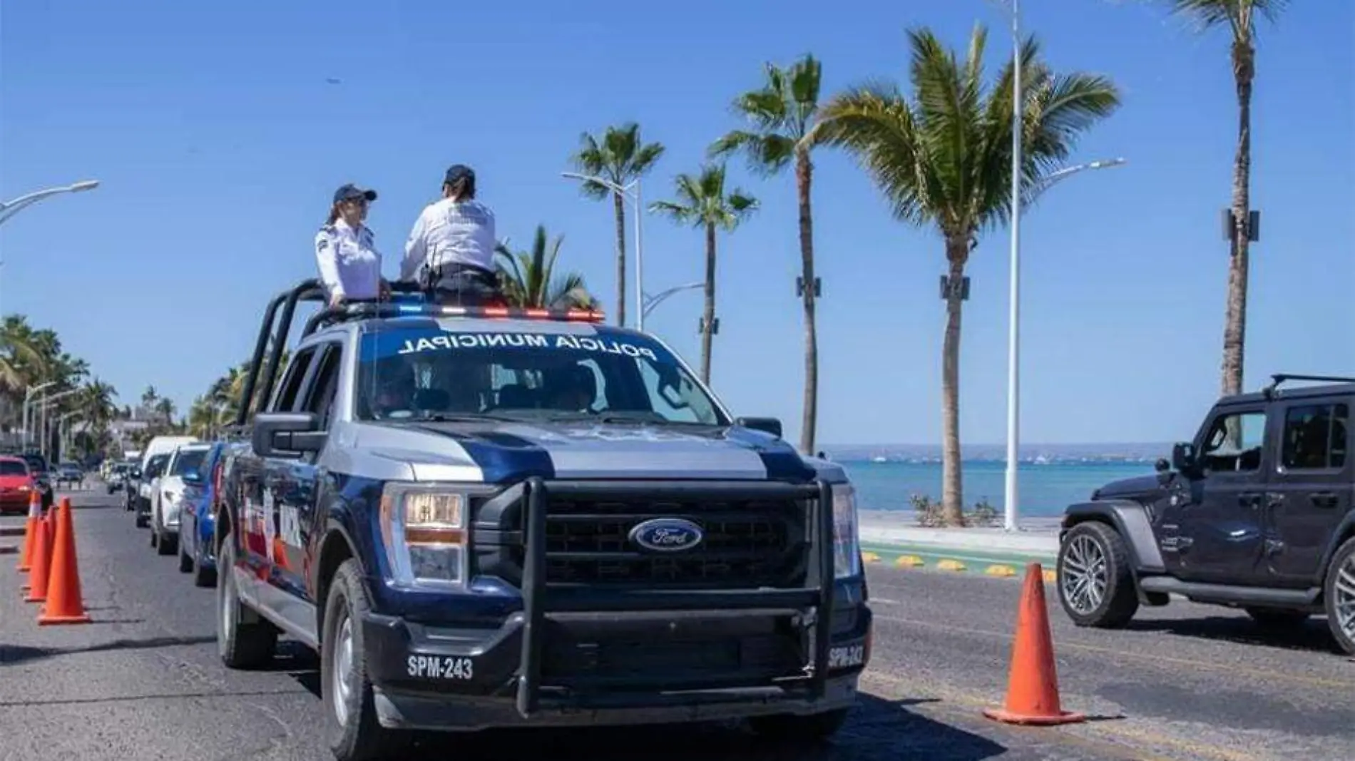 Cierre vial malecon de la paz